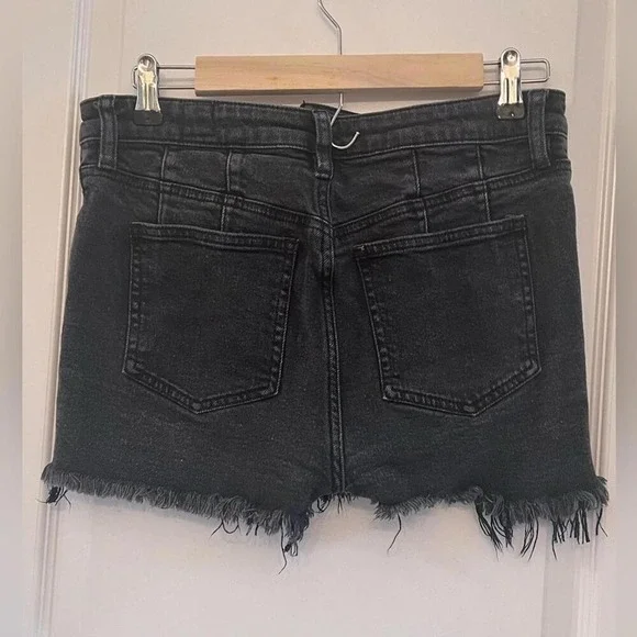 Free People We The Free Distressed Mid Rise Denim Button Fly Shorts Size 27 - Picture 2 of 5